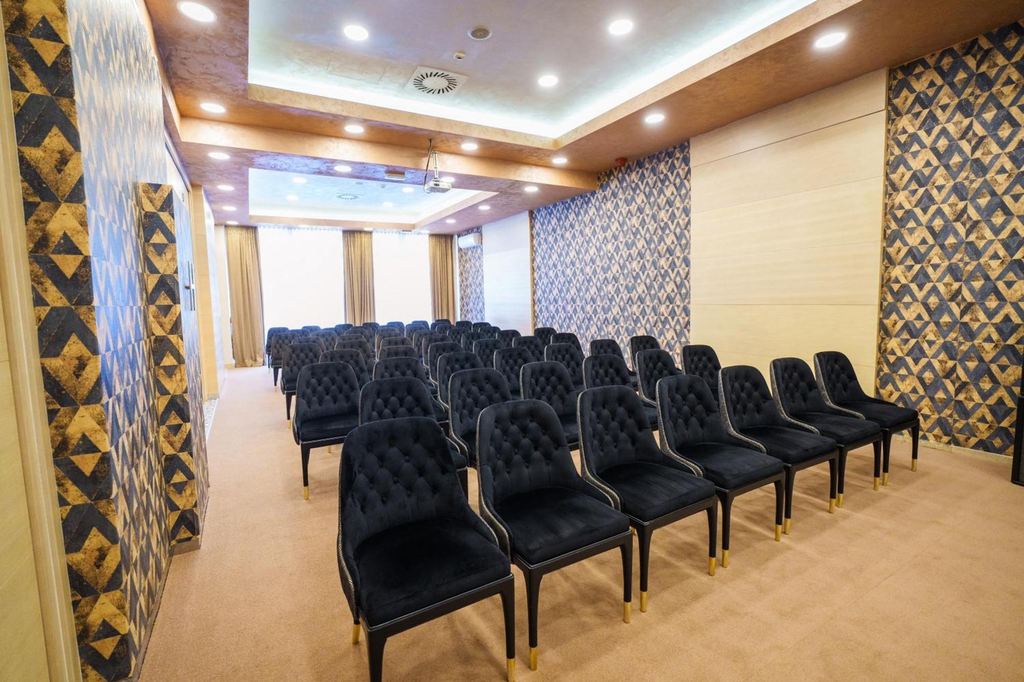 Hotel Monogram Park Рума Экстерьер фото