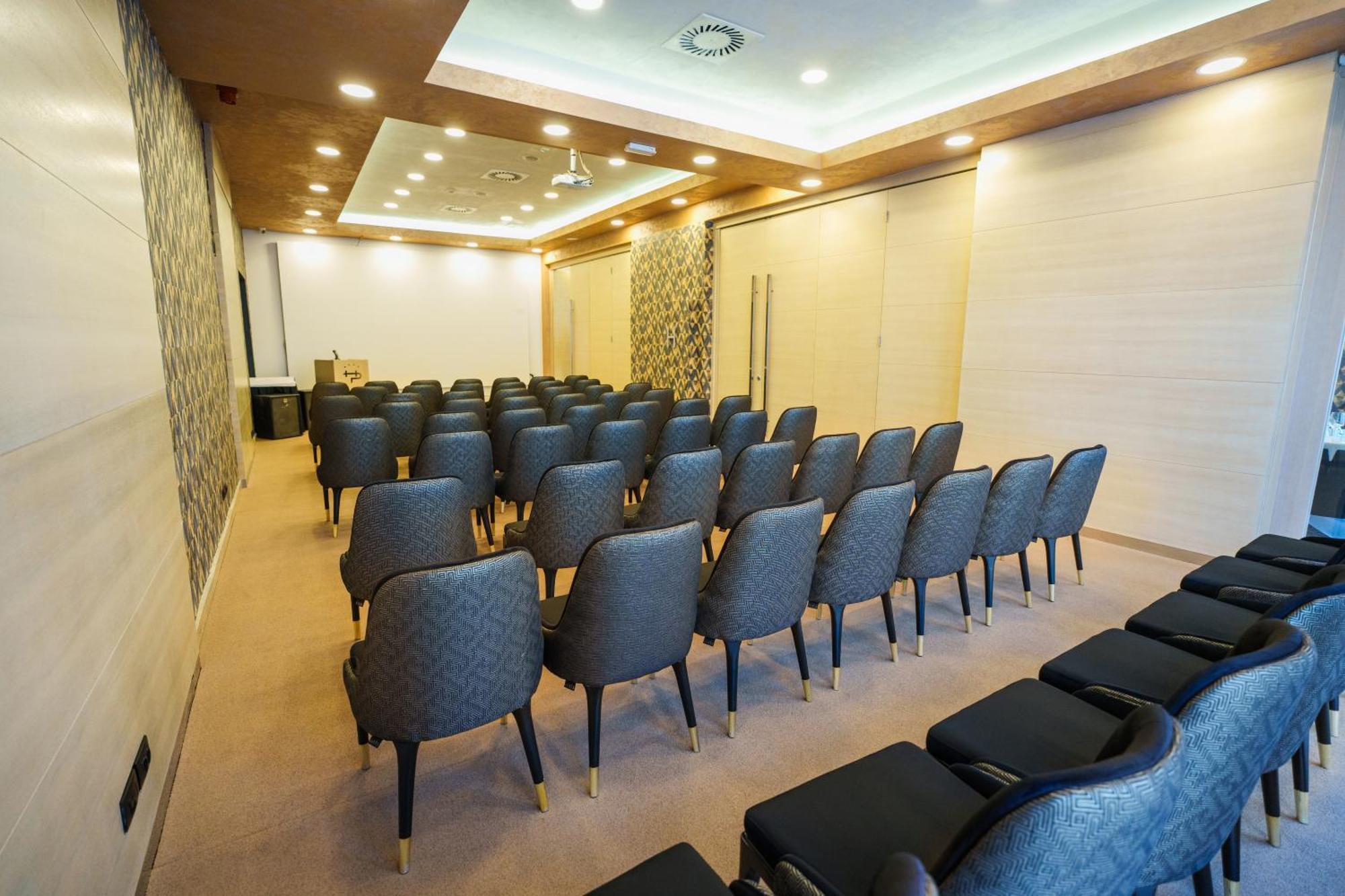 Hotel Monogram Park Рума Экстерьер фото