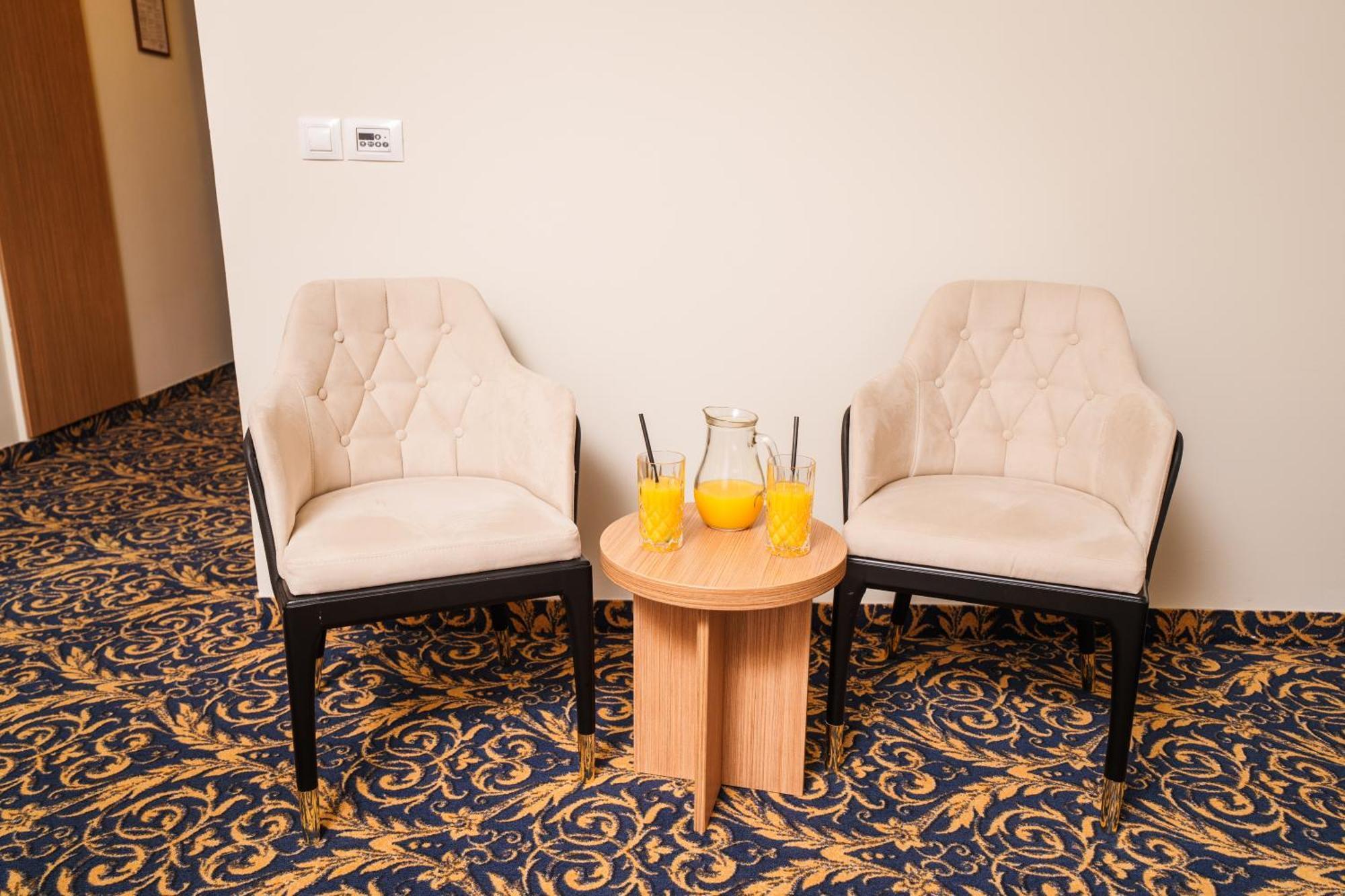 Hotel Monogram Park Рума Экстерьер фото