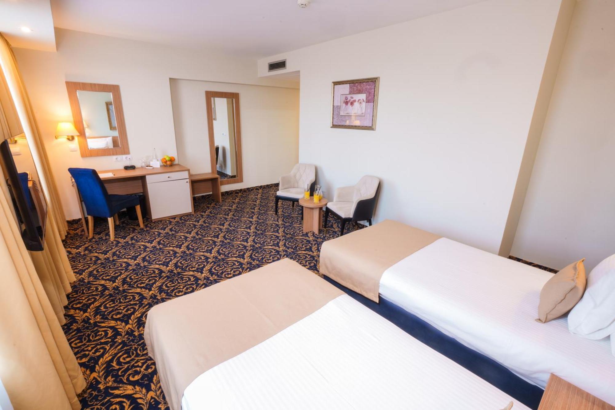 Hotel Monogram Park Рума Экстерьер фото